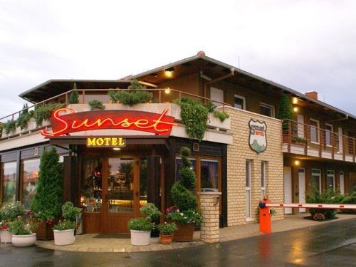 Sunset Motel Szombathely Dış mekan fotoğraf